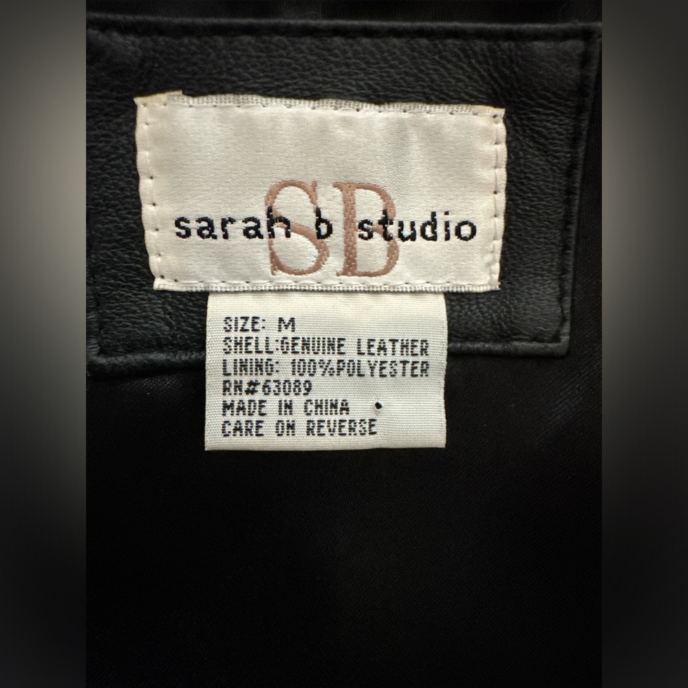 Elegant Women’s Sarah B Studio Black Lambskin Leather Coat #221 - Picture 4 of 4